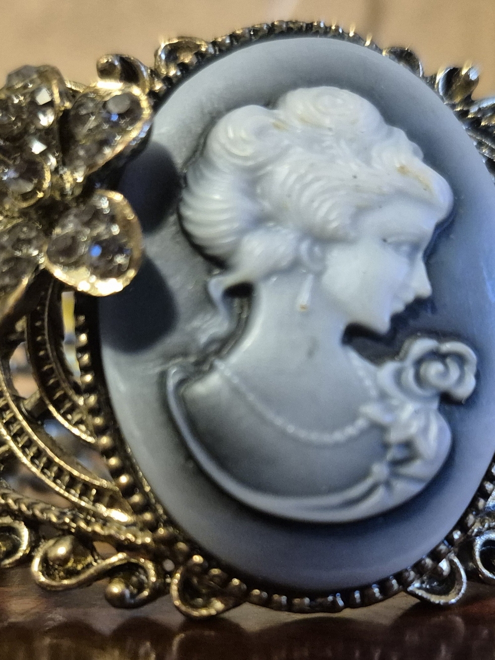 Vintage Victorian  Cameo bronze tone bangle bracelet